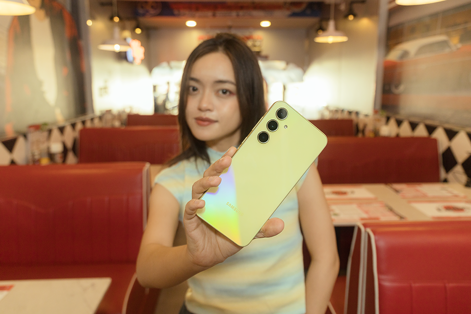 Gặp gỡ Galaxy A35 5G|A55 5G: Bộ đôi smartphone có thiết kế “cân” mọi outfit của GenZ 2