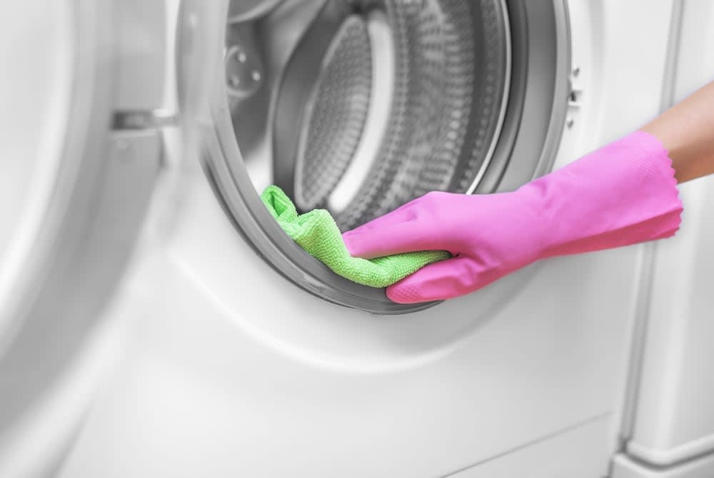 vệ sinh máy giặt bằng nước tẩy bồn cầu 1