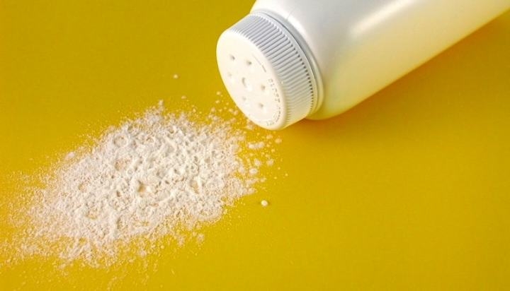 Cách tẩy vết dầu mỡ trên quần áo (ảnh 2)