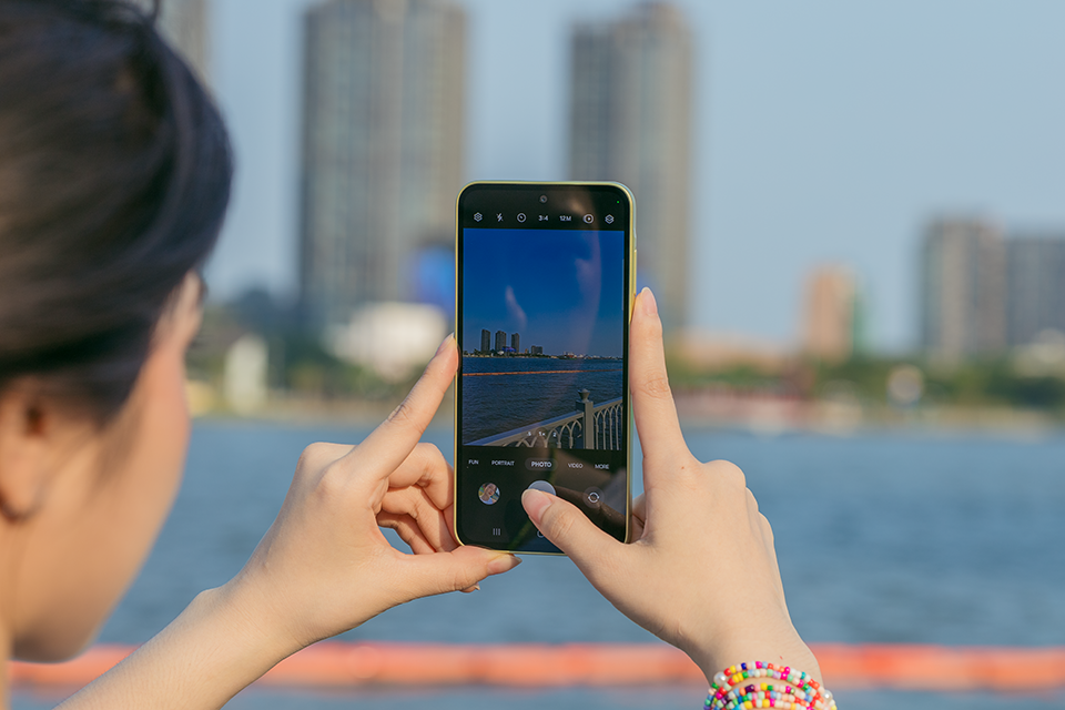 8 vũ khí giúp Samsung Galaxy A35 5G đốn tim GenZ 12