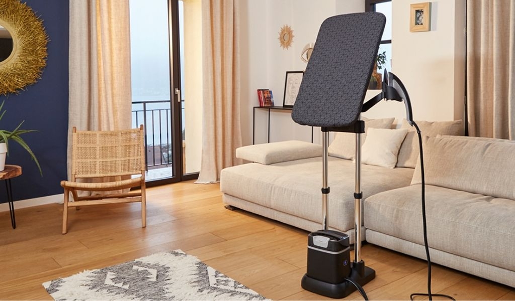 Bàn ủi hơi nước đứng tốt nhất 2024 nhỏ gọn, làm phẳng quần áo nhanh, linh hoạt khi dùng 2