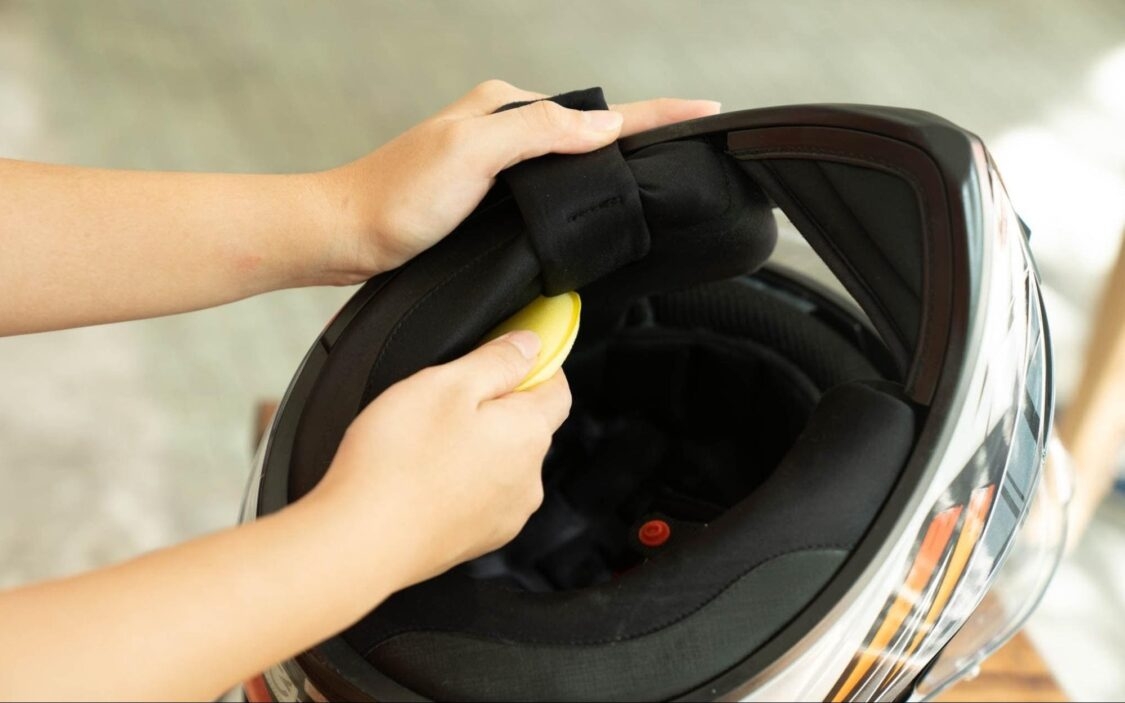 Cách giặt mũ bảo hiểm (ảnh 1)