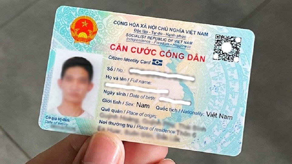 Chuẩn bị giấy tờ xác minh thân phận để nhận hàng trực tiếp tại kho