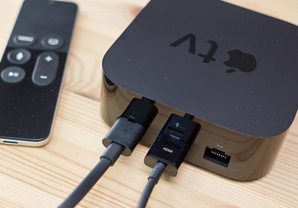 Sử dụng dây cáp HDMI để kết nối máy chiếu và Apple TV
