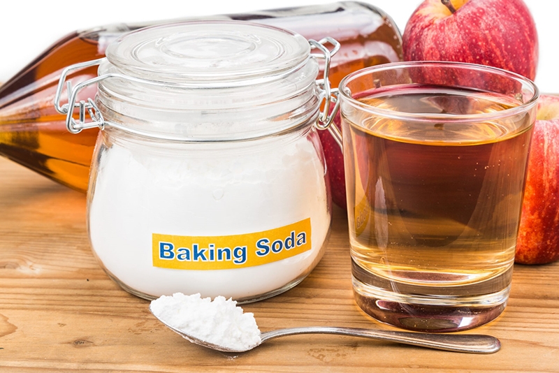 cách tẩy bồn cầu bị ố vàng lâu ngày 5