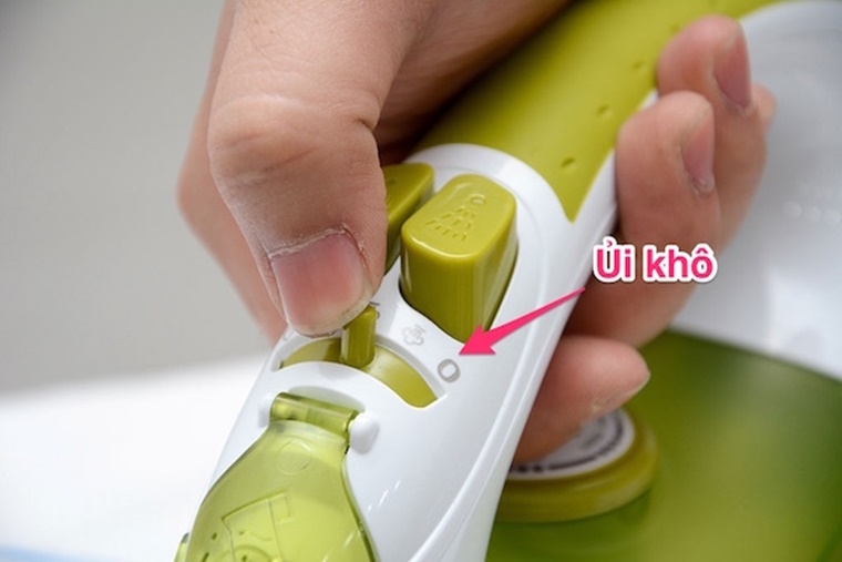 Cách sử dụng bàn ủi hơi nước Philips (ảnh 4)