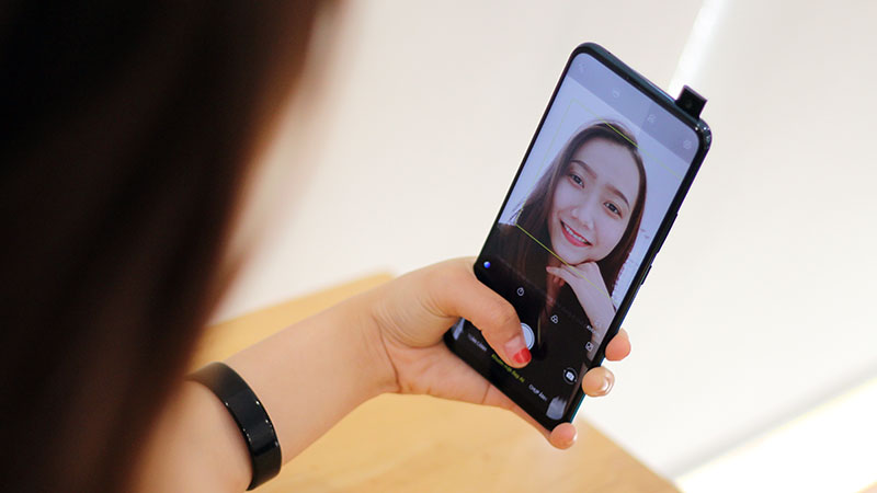 điện thoại camera trước đẹp 1