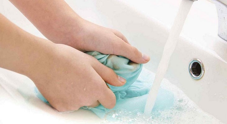 cách tẩy màu acrylic - hình 1