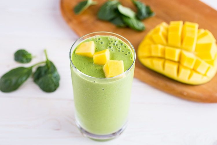 Cách làm sinh tố xoài với sữa đặc