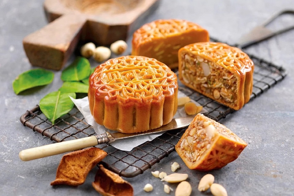 100g bánh trung thu thập cẩm bao nhiêu calo 4