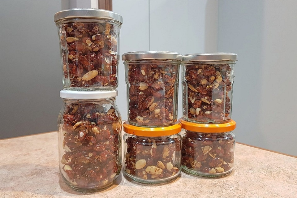 Cách rim lạc ngon 6
