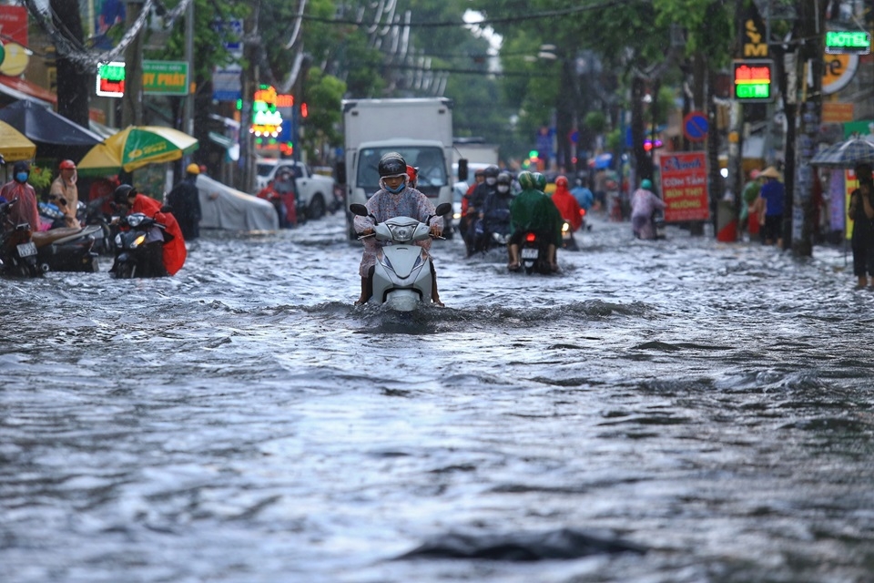 Thời tiết xấu làm kéo dài thời gian giao hàng