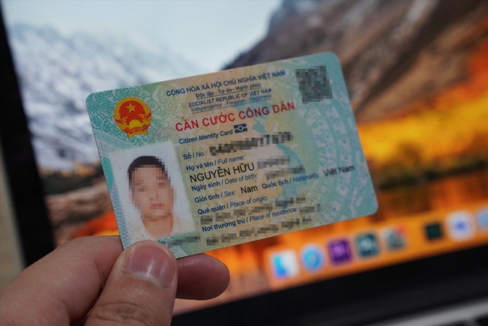 Mang theo chứng minh thư để xác minh danh tính khi lấy hàng trực tiếp tại kho