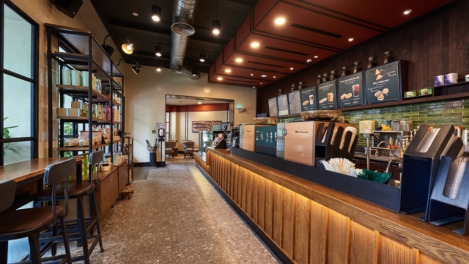 Starbucks Tôn Dật Tiên – Hồ Bán Nguyệt