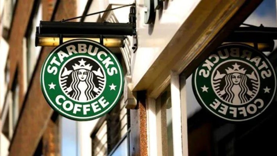 Sau xuyên suốt 40 năm thành lập, Starbucks Coffee đã dần dẫn đầu thị trường doanh số bán lẻ trong số chuỗi cà phê toàn cầu và trở thành một trong những thương hiệu cà phê hàng đầu và uy tín nhất hiện nay.