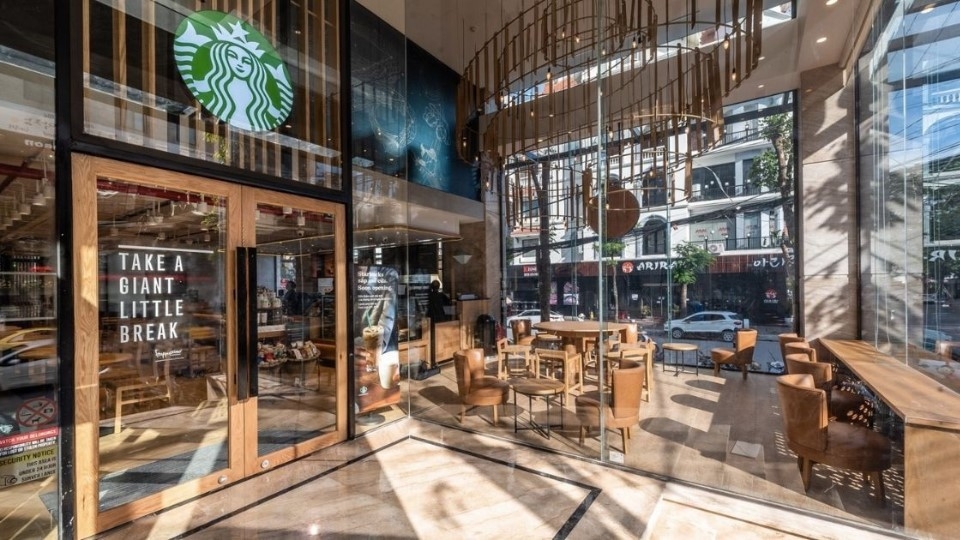 Starbucks Riverpark Premier – đường Nguyễn Đức Cảnh