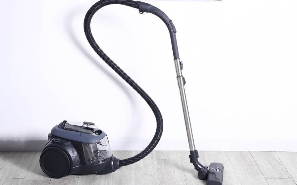 Máy hút bụi Electrolux EFC71611