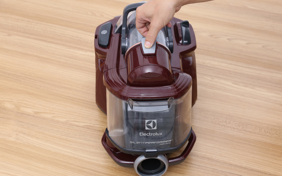 Máy hút bụi Electrolux ZSP4303AF