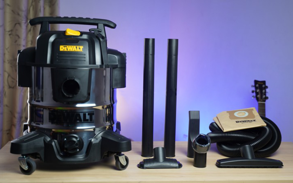 Máy hút bụi công nghiệp khô và ướt Dewalt DXV30S