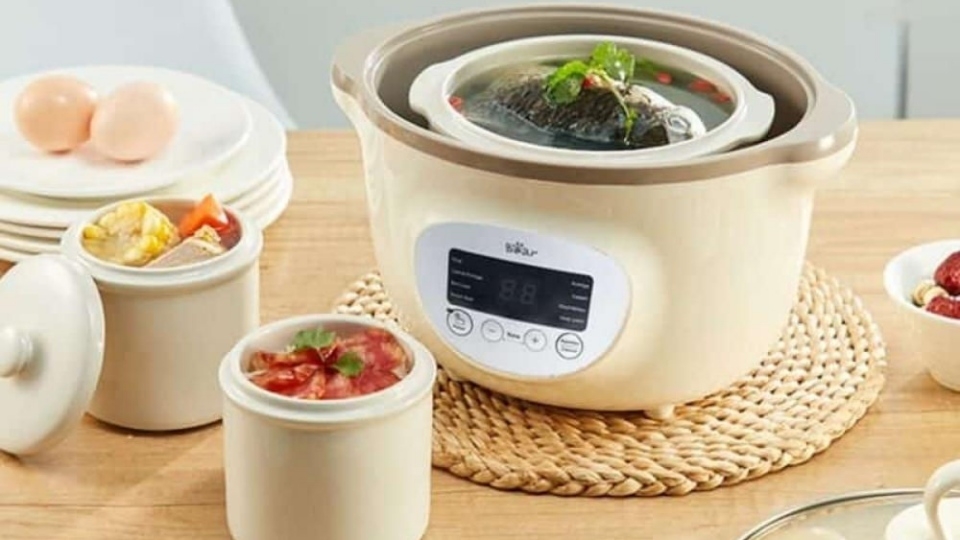 Nồi nấu cháo chậm Bear SUBE002 chính là trợ thủ đắc lực cho các mẹ bỉm trong quá trình nấu đồ ăn dặm cho con