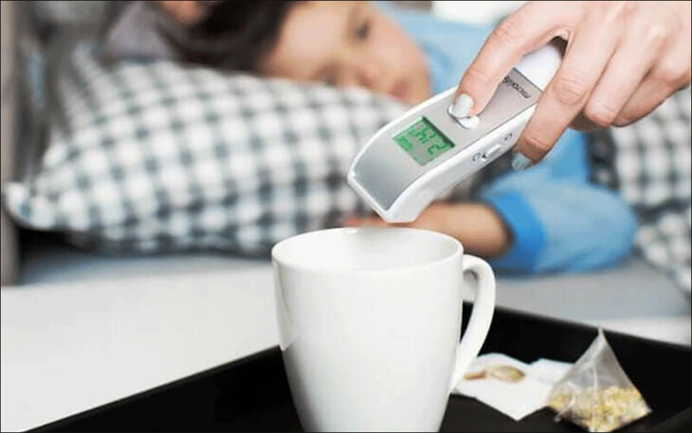 Dùng nhiệt kế Microlife để đo vật thể