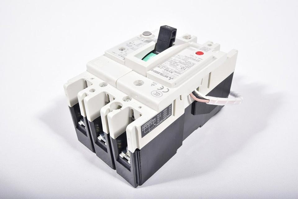Cầu dao đảo chiều - Ảnh 03