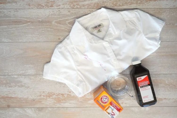 Sử dụng baking soda, nước rửa bát và oxy già