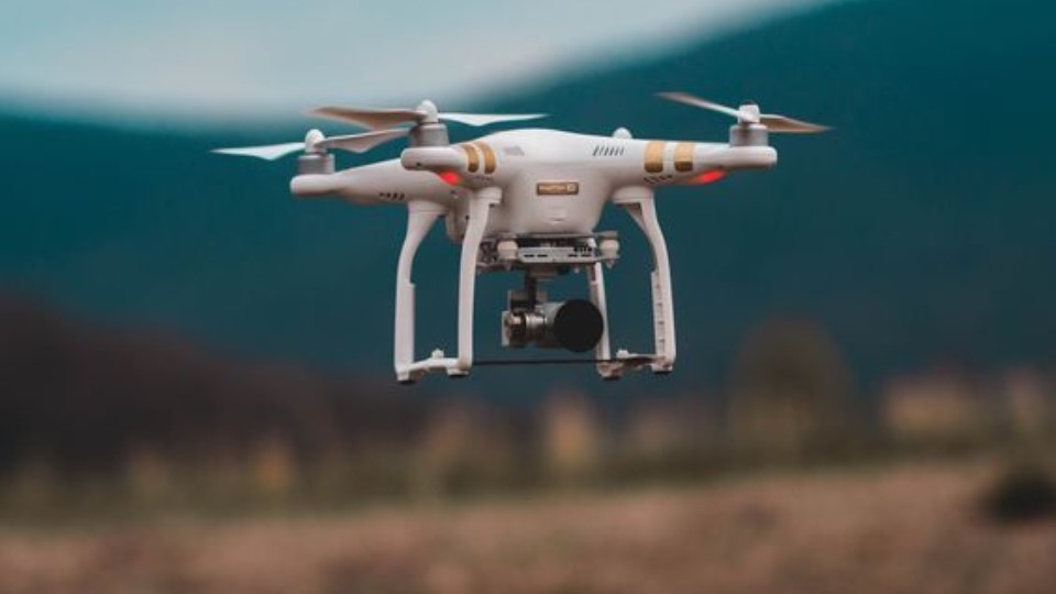 Có nên sử dụng flycam giá rẻ không?