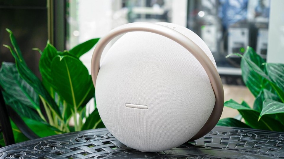 Loa Harman Kardon Onyx Studio 8