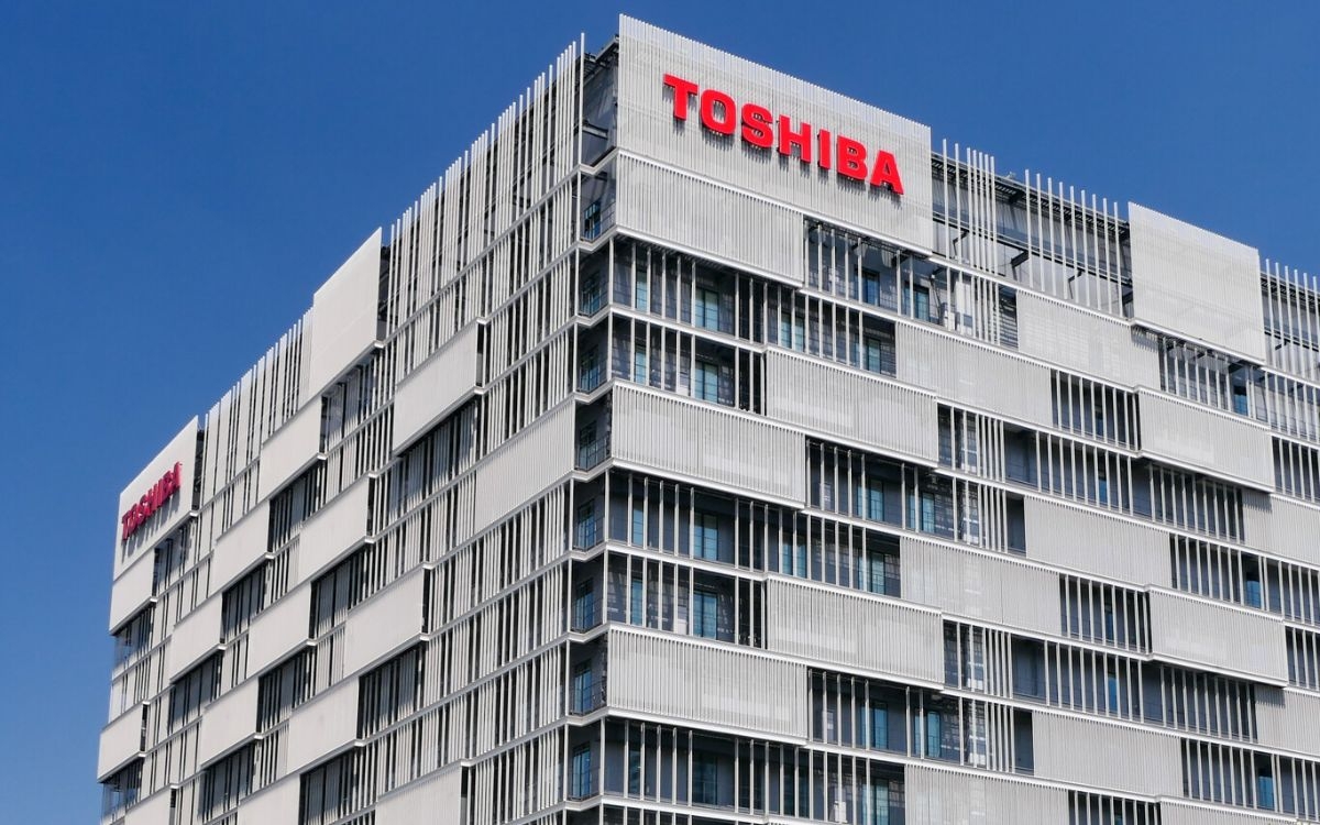 Quạt treo tường Toshiba (ảnh 1)