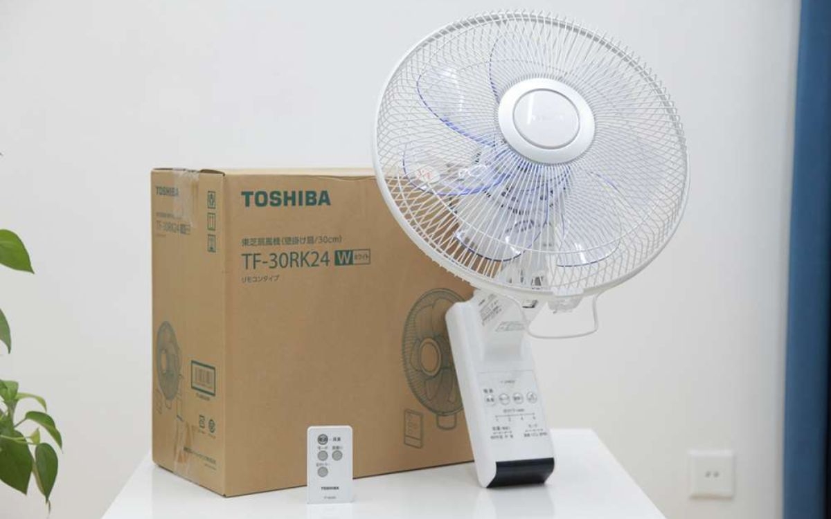 Quạt treo tường Toshiba (ảnh 4)