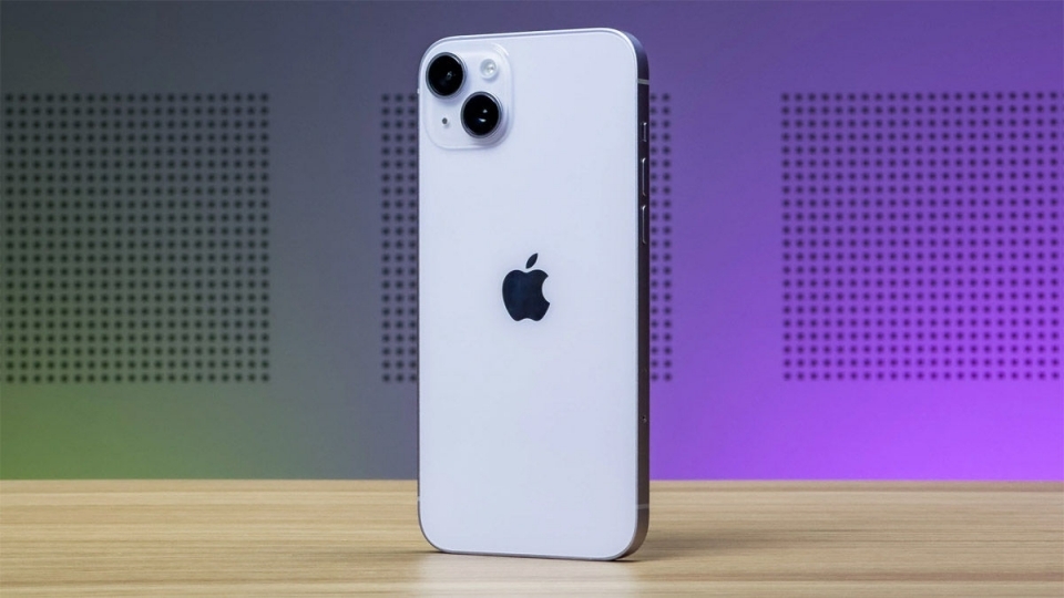 iPhone 14 trang bị bộ đôi camera chéo với ống kính 12MP và góc nhìn 120 độ