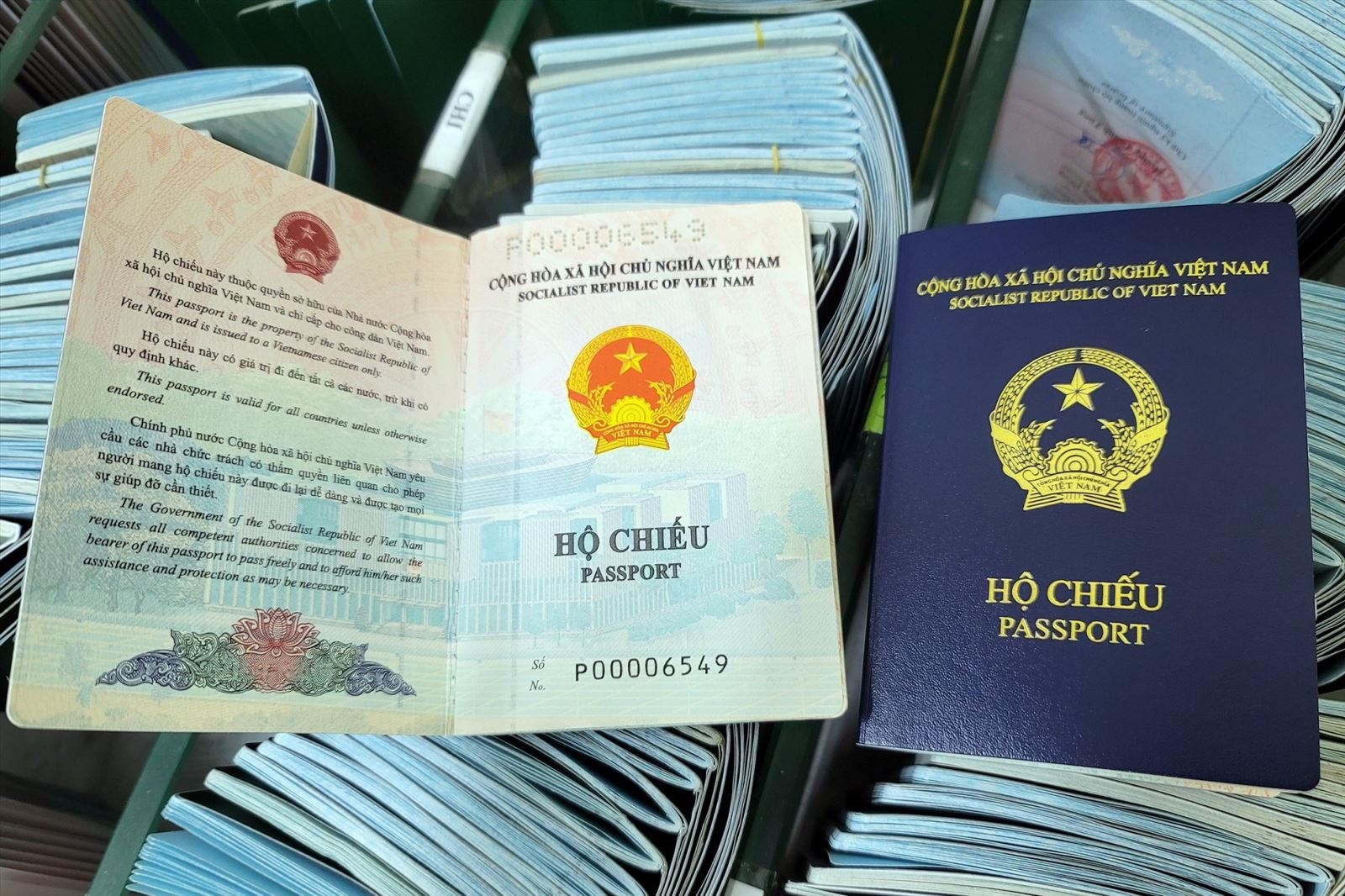 Nên làm hộ chiếu gắn chip hay không gắn chip 3