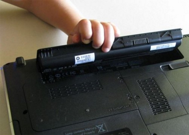 Thay pin laptop HP 4