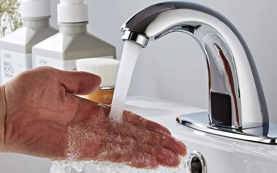 Vòi cảm ứng và bán cảm ứng
