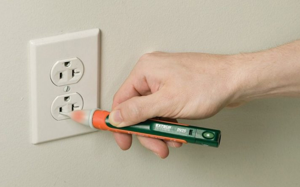 Lưu ý khi sử dụng bút thử điện âm tường