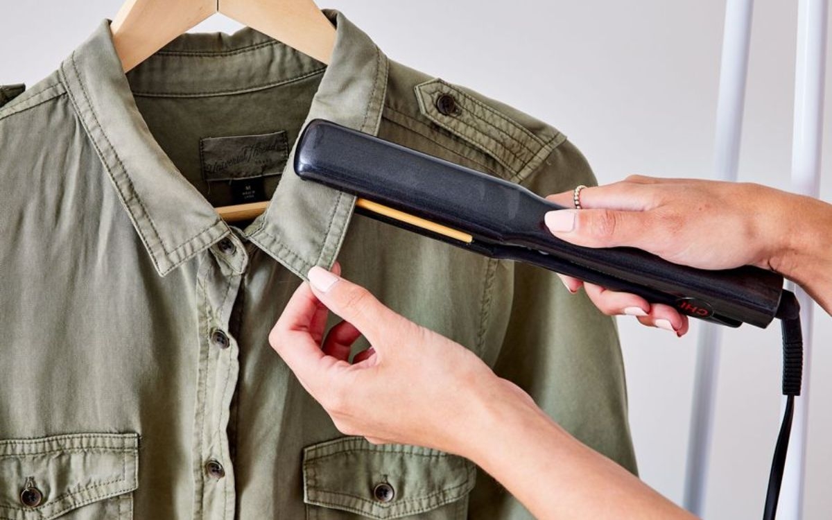 Cách làm phẳng áo bị nhăn (ảnh 1)