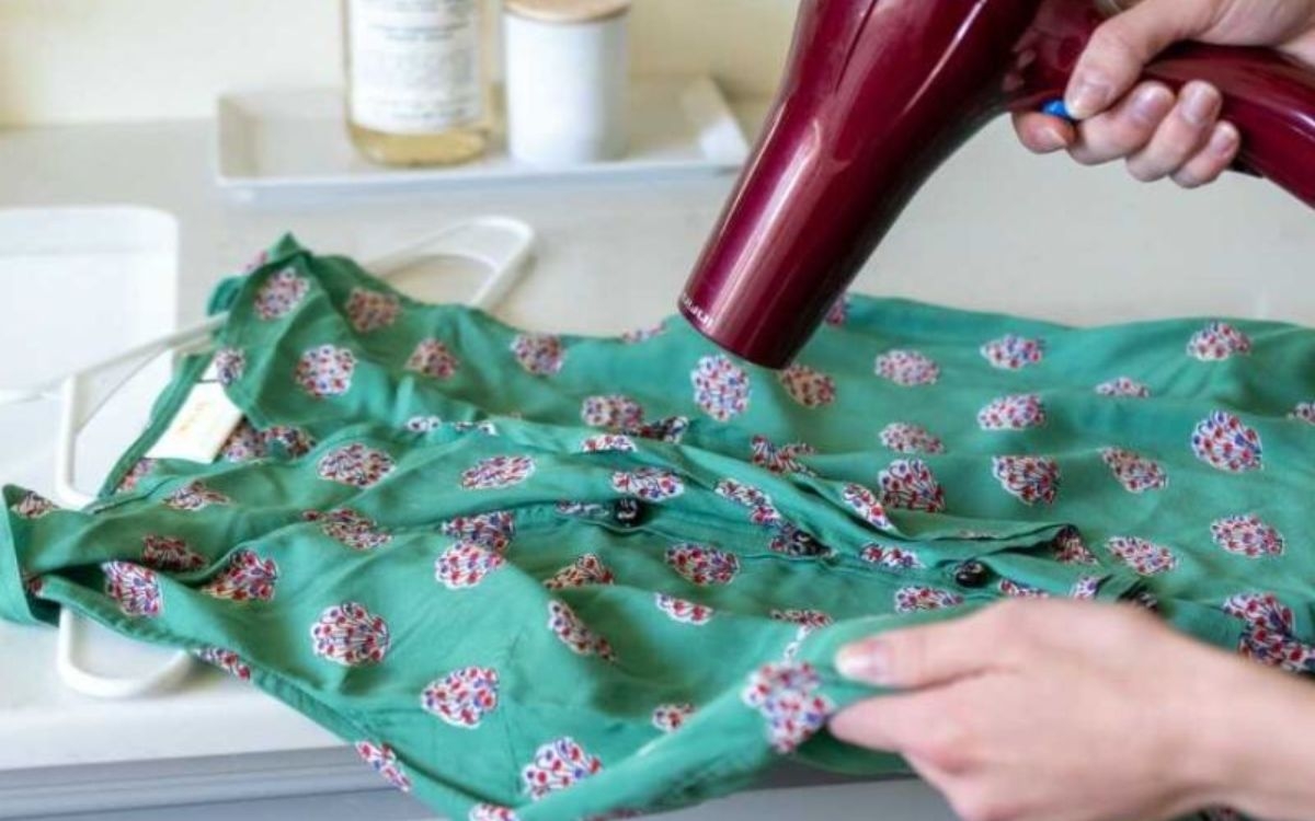 Cách làm phẳng áo bị nhăn (ảnh 4)