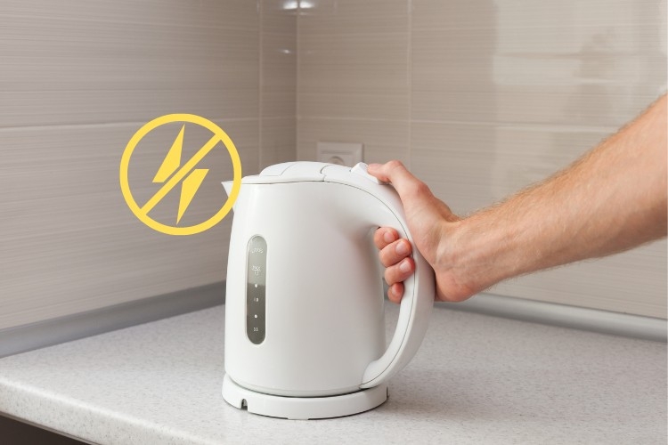 Ấm siêu tốc không vào điện là một lỗi rất thường gặp