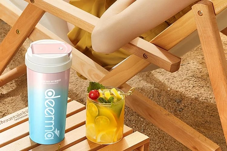 Sản phẩm kết hợp giữa máy xay sinh tố mini và bình giữ nhiệt Deerma NU90