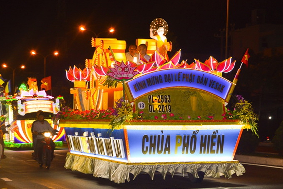 Ngày dại lễ Phật Đản là sự kiện lễ hội truyền thống đặc biệt ở Việt Nam.