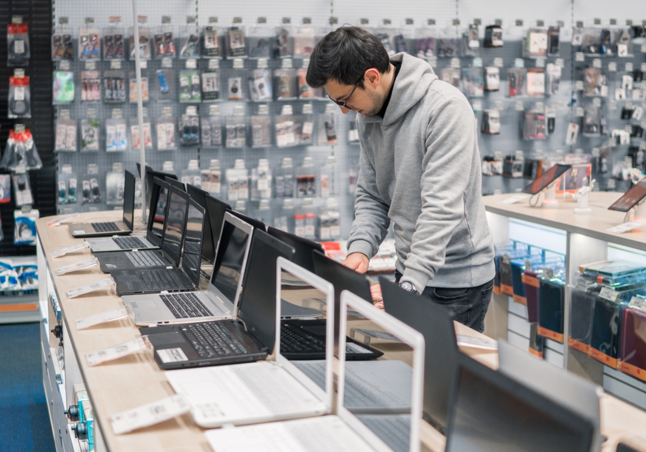 nên mua laptop hãng nào 10