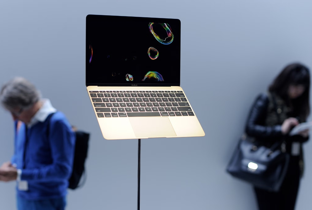 nên mua laptop hãng nào 9