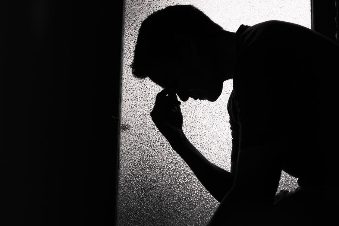 Ảnh bìa Zalo buồn đen trắng 1