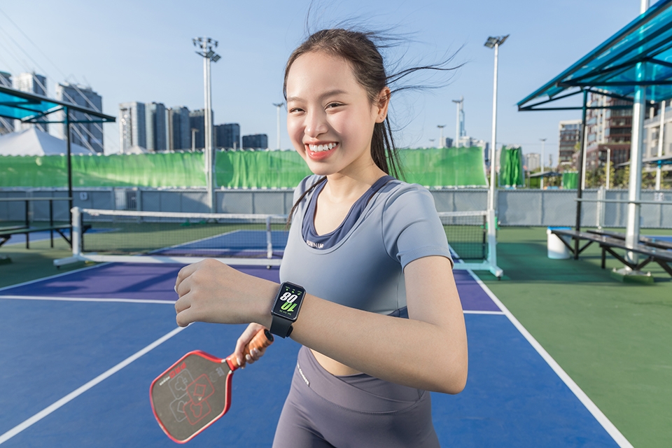 “Quẩy” tung mùa hè cùng Samsung Galaxy Fit3 2