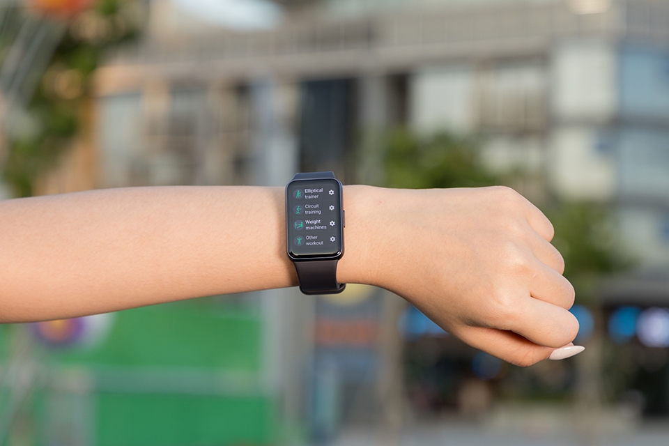 “Quẩy” tung mùa hè cùng Samsung Galaxy Fit3 4