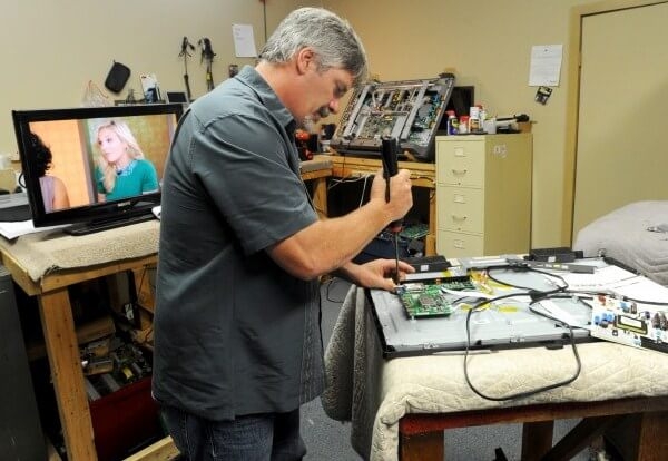 tivi lg có đèn nguồn nhưng không lên hình - hình 3