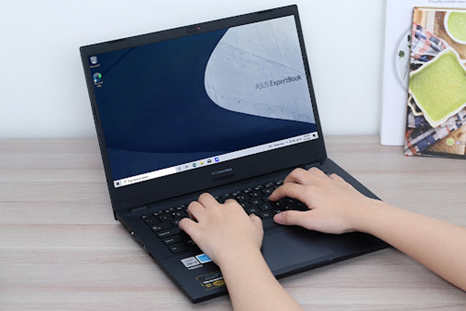 Laptop Asus Expert Book.