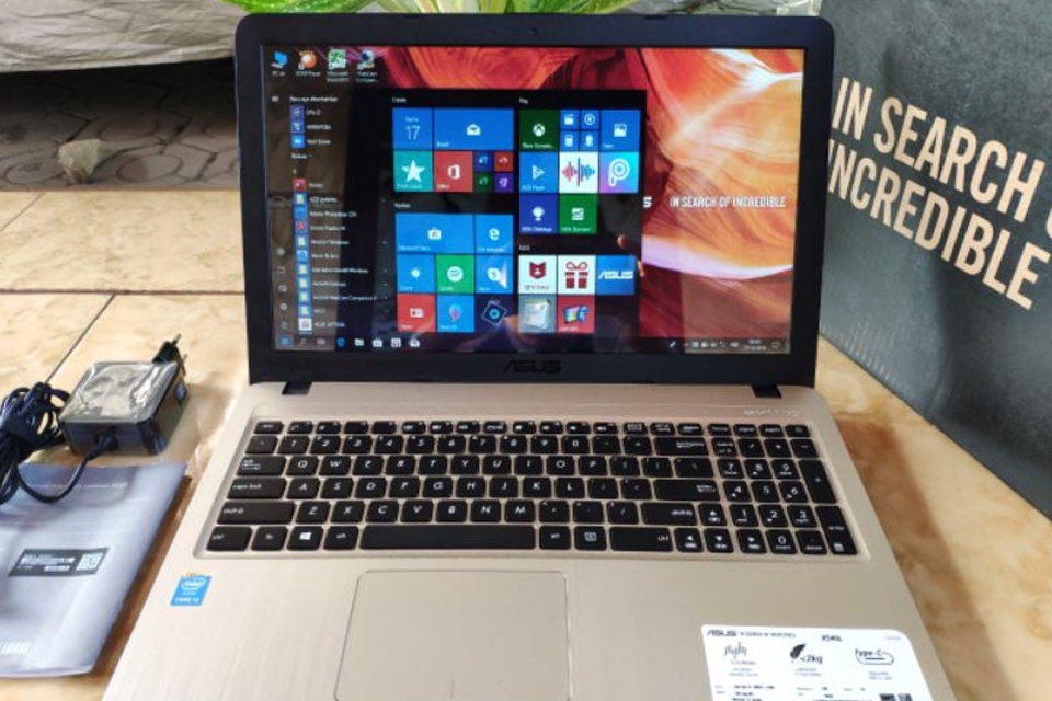 Chọn laptop theo kích thước và khối lượng.