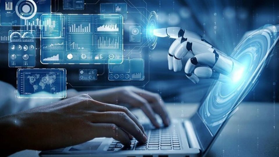Nữ học Công nghệ thông tin ra làm gì?